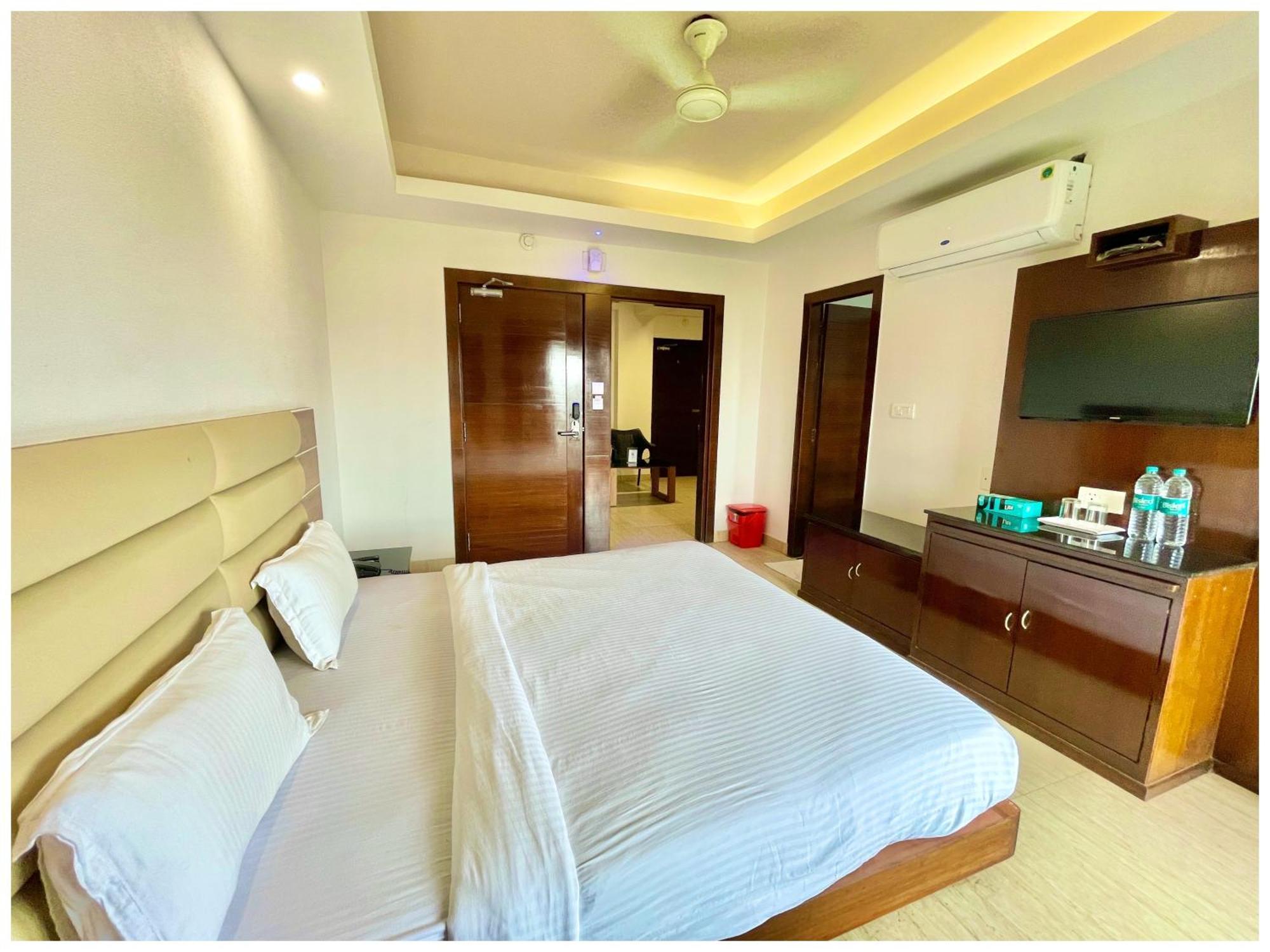 Beach Front Hotel G P R ! Puri, Swimming Pool And Fully Air Conditioned Rooms And Wifi & Restaurant And Parking,Upi And Card Payment Accepted, Best Hotel In 普里 外观 照片