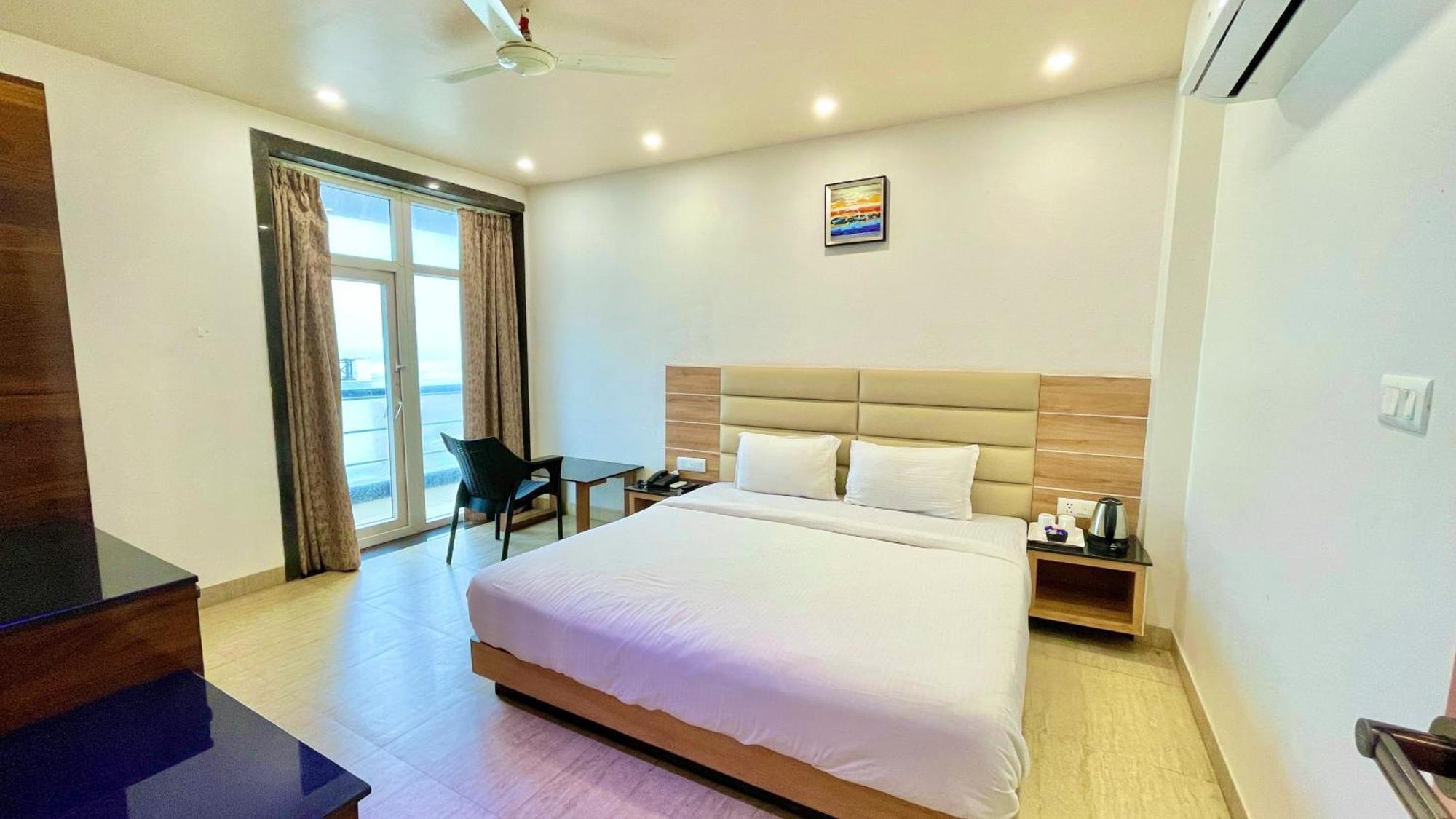 Beach Front Hotel G P R ! Puri, Swimming Pool And Fully Air Conditioned Rooms And Wifi & Restaurant And Parking,Upi And Card Payment Accepted, Best Hotel In 普里 外观 照片