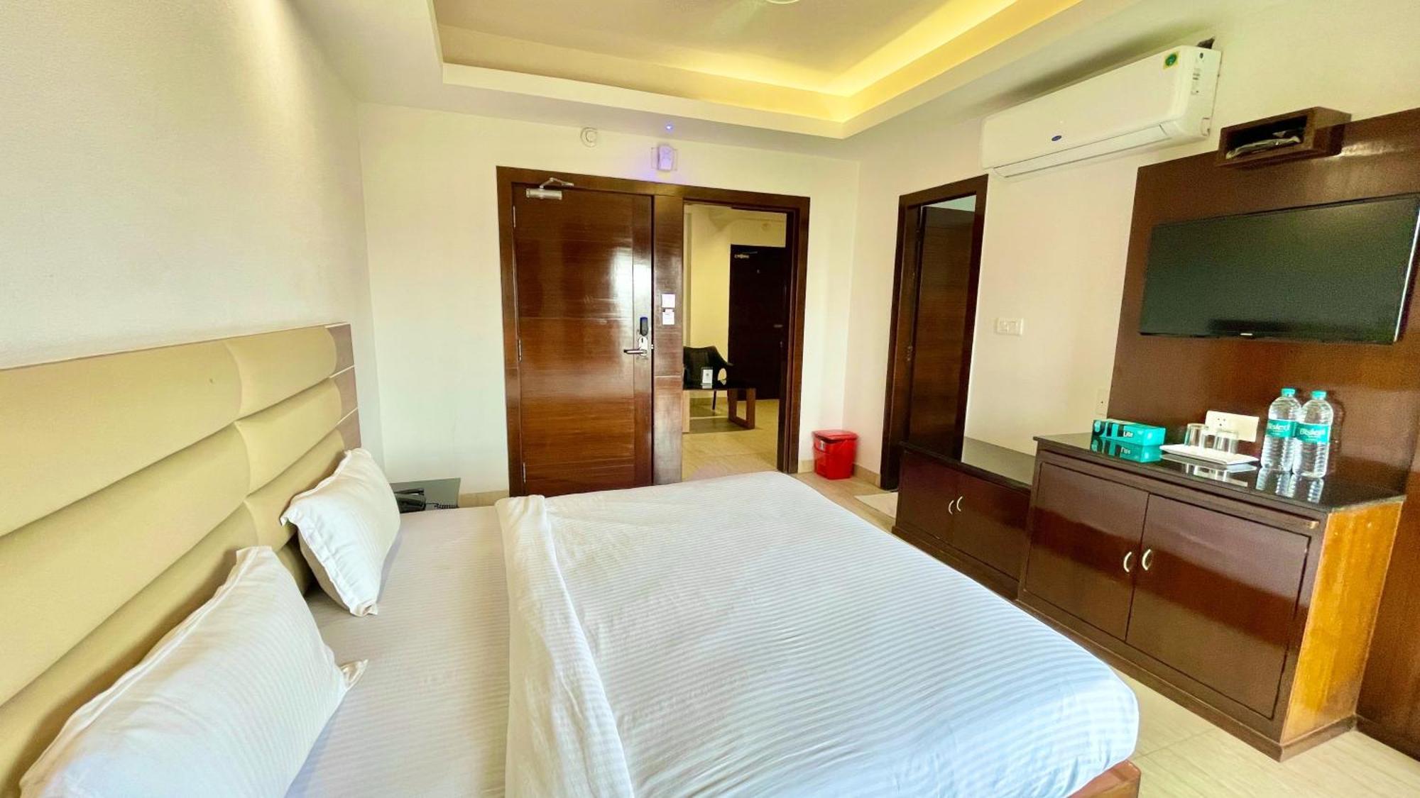 Beach Front Hotel G P R ! Puri, Swimming Pool And Fully Air Conditioned Rooms And Wifi & Restaurant And Parking,Upi And Card Payment Accepted, Best Hotel In 普里 外观 照片